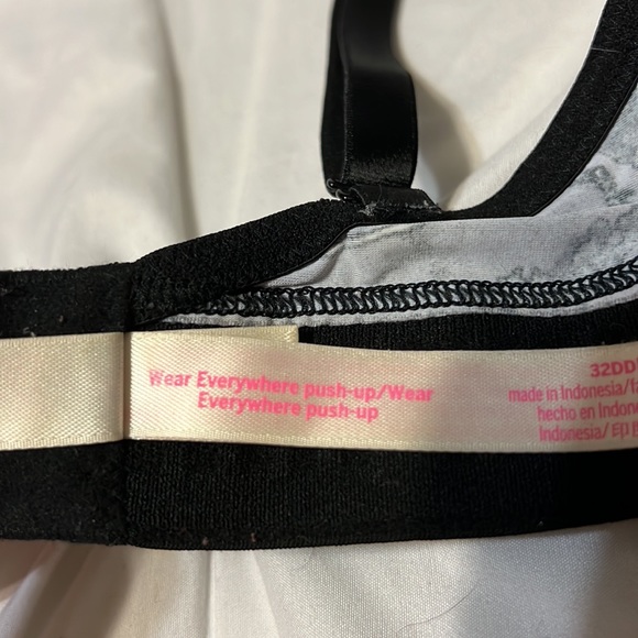 PINK Victoria’s Secret Wear-Everywhere Push-up Bra 32DD - Picture 5 of 7